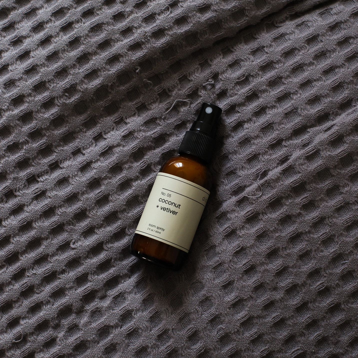 No. 05 Coconut + Vetiver Room Spray 2